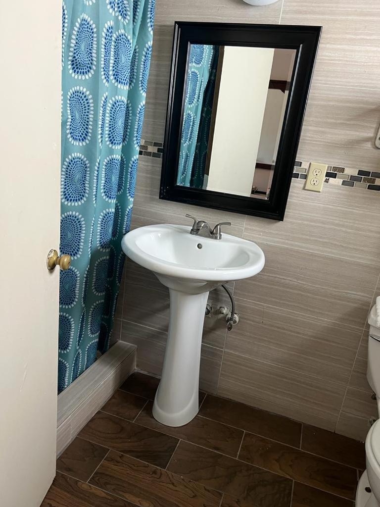 Aaron Motel ポートランド エクステリア 写真